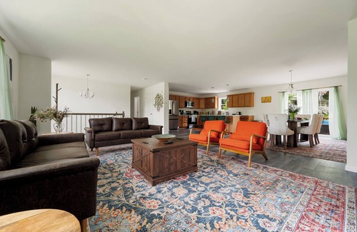Sparrow Bush House | Upstate NY Escape ~ Game Ready ~ Charming 3-bedroom house