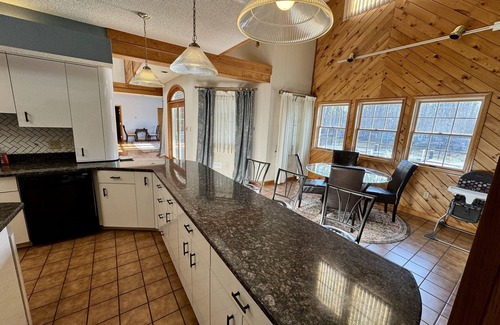 Amsterdam House | Upstate Winter Mansion- Hot Tub, Theatre, Game Room & MORE! Come Ski Upstate!