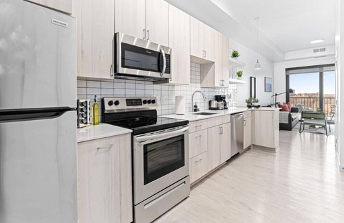 Uptown Apartment | Uptown Apartment| Lake View Near Mill City Museum
