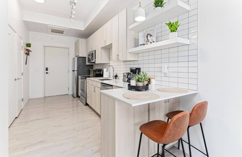 Uptown Apartment | Uptown Apartment| Lake View Near Mill City Museum