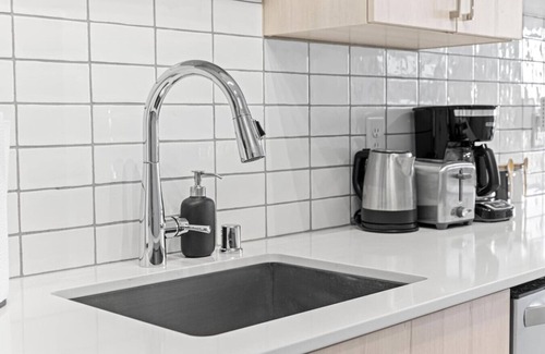 Uptown Apartment | Uptown Apartment| Lake View Near Mill City Museum