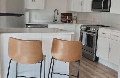 Canaan Valley Apartment | Uptown - Heart of Davis