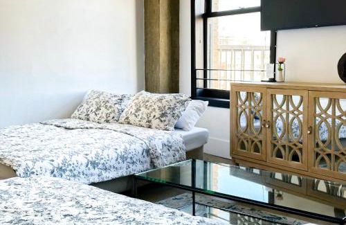 Historic Core Apartment | Urban 1-bedroom Apartment