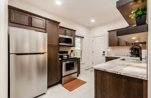 Near East Columbus Apartment | Urban Bohemian Chic - Heart of Columbus!
