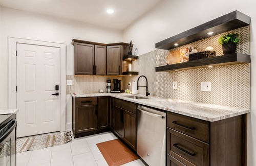 Near East Columbus Apartment | Urban Bohemian Chic - Heart of Columbus!