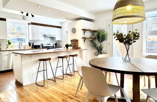 Maizerets Apartment | Urban Boho Escape | 4 Bedrooms King | EV Charger