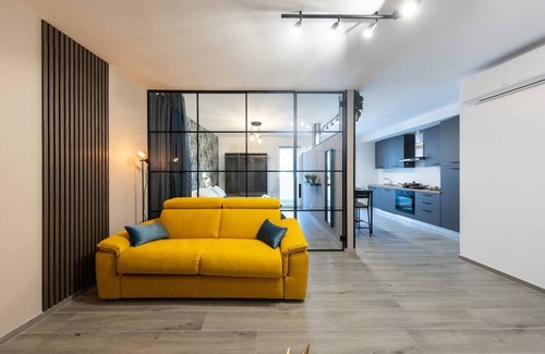 Zona XII Torre Spaccata Apartment | Urban Chic Luxury Suite Apartments