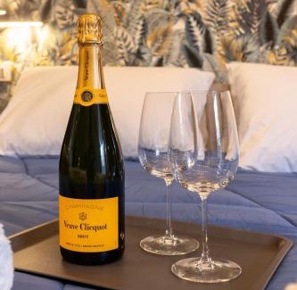 Quartiere XXIII Alessandrino Apartment | Urban Chic Luxury Suite Apartments