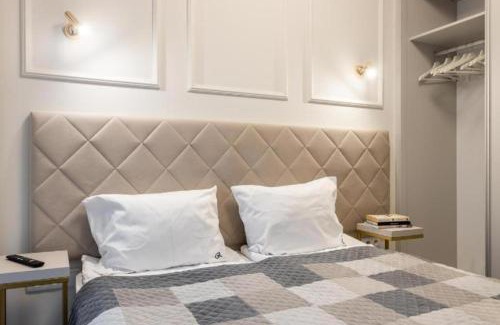 Mirow Apartment | Urban Chic - Mennica Residence Luxury Stay for 10 Guests in Central Warsaw