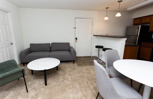 Coliseum Central Apartment | Urban Chic Modern Living I w/d I Parking I Pool