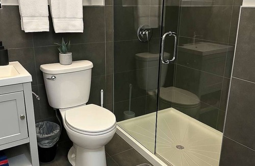 West Town Apartment | Urban Comfort 2BR in West Town