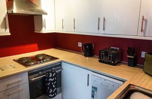 St. Thomas Apartment | Urban Comfort: Stylish 2-Bed Apartment