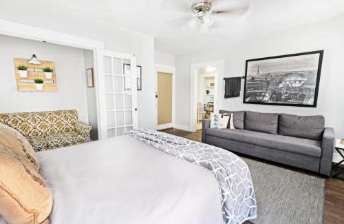 Lower Greenville Apartment | Urban Convenience Studio Flat