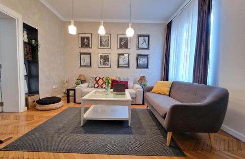 Terazije Apartment | Urban Downtown Apartment