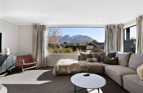 Kawarau Falls House | Urban Elegance