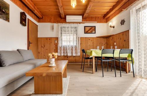 Ljutomer House | Urban Escape Cottage
