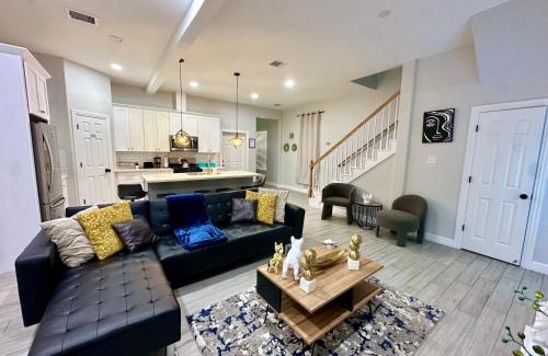 Southeast Houston Villa | Urban Escape near Downtown, NRG, Med center & Galleria!
