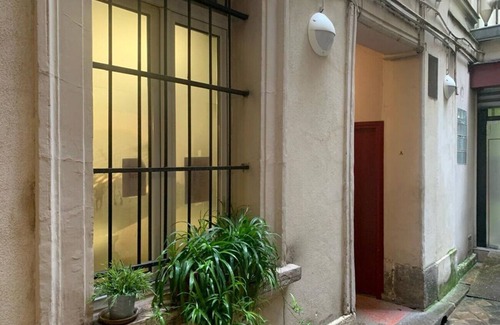 Quartier Sainte-Avoye Apartment | Urban Flat 100 - Pretty 2 Bedroom - Beaubourg Marais