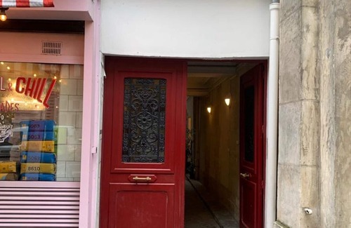 Quartier Sainte-Avoye Apartment | Urban Flat 100 - Pretty 2 Bedroom - Beaubourg Marais