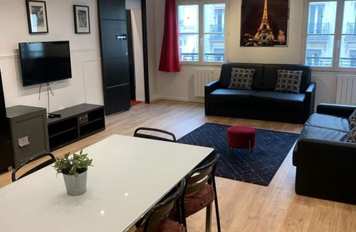 Quartier Sainte-Avoye Apartment | Urban Flat 100 - Pretty 2 Bedroom - Beaubourg Marais