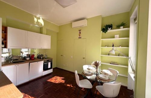 Borgonuovo Apartment | Urban Jungle 5 - Montenapoleone
