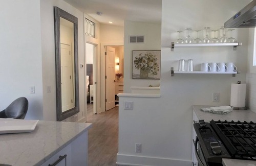 Ecco Apartment | Urban Lifestyle, Lakes District of MPLS! Quiet Family Neighborhood, 1BR, 1BA