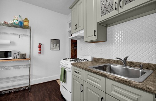 Olde Towne East House | Urban Loft 2-story 1BR Near DT on Historic Street