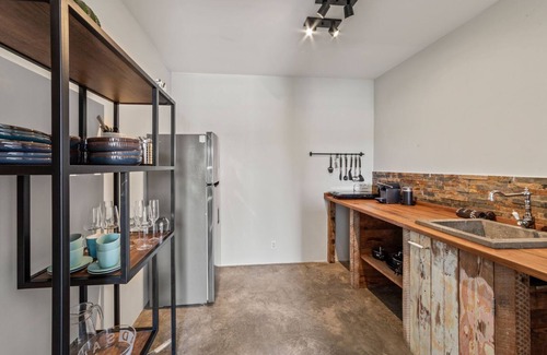 Willemstad Apartment | Urban Loft Apartment met city view