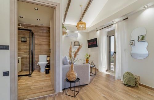 Kroustas Apartment | Urban Mountain Retreat