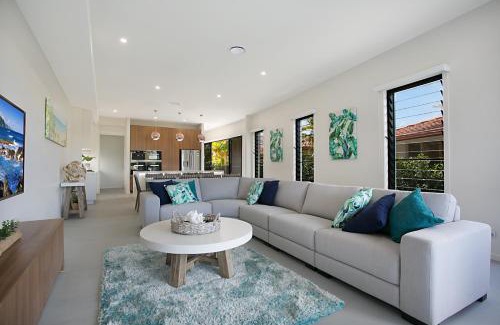 Broadbeach Waters House | Urban Oasis