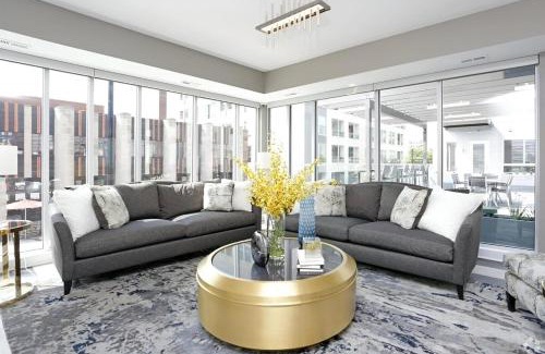 Downtown Des Moines Apartment | Urban Oasis Downtown Condo with Skywalk Access 6
