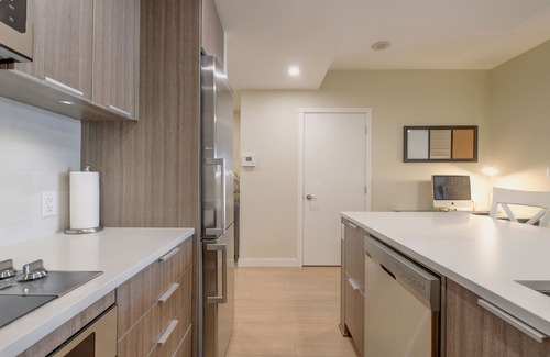 Downtown Victoria Condo | Urban Oasis in Historic Victoria