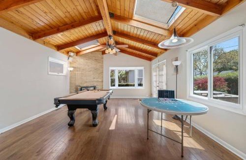 Skokie House | Urban Oasis - Kid Friendly - Quiet Street