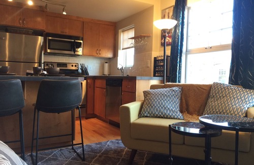 Alphabet Historic District Condo | Urban Oasis on NW Lovejoy - Pearl District