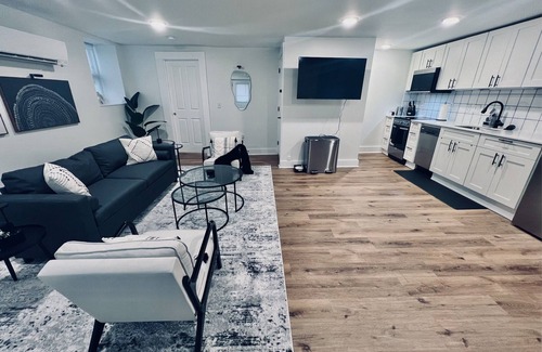 Mount Auburn Apartment | Urban Oasis, OTR Near Casino & Downtown! - 2 beds