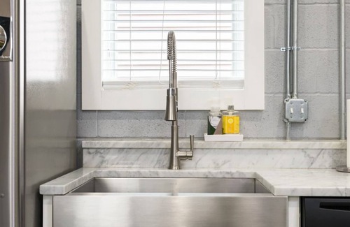 Chestnut Hill House | Urban Oasis| Private Rooftop| Close to Everything| Free Parking