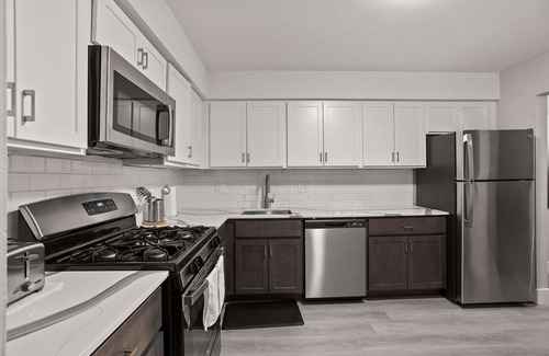 Rochester Apartment | Urban Oasis Sleek, Cozy & Well-Located