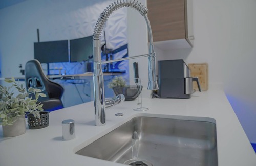 Glendale Apartment | Urban Oasis w/Outdoor Mall!