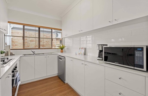 Canning Vale House | Urban Retreat Canning Villa