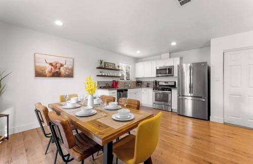 South Natomas House | Urban Retreat in the Heart of Sacramento!