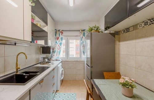 Carvoeira Apartment | Urban Retreat Queluz