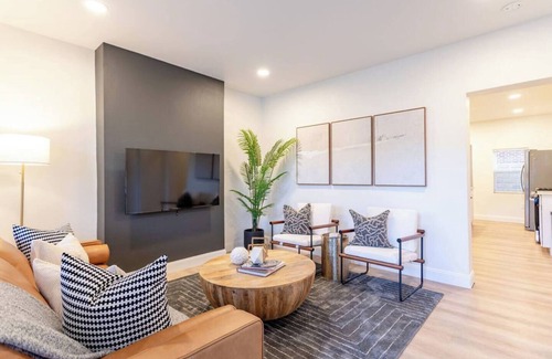 Mount Washington House | Urban Sophistication in Renovated Gem; Pets OK