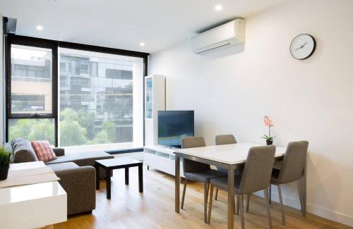 Windsor Apartment | Urban Stay in Trendy Windsor close to Chapel St