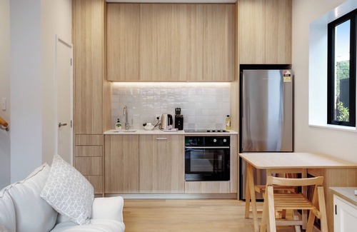 Greenlane - Ellerslie Apartment | Urban Vogue Escape with Parking- Air-con