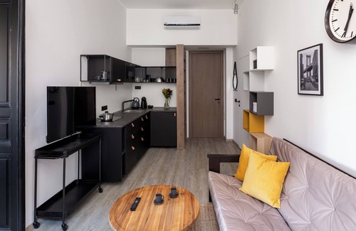 Prague 2 Apartment | Urban Wave Apartment
