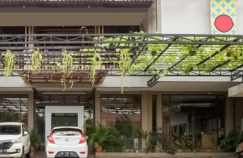 Baturetno Hotel | Urbanview Hotel Blok O International by RedDoorz