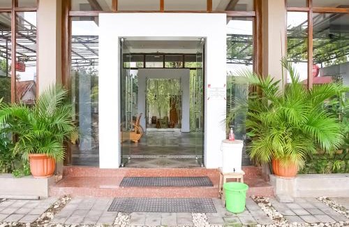 Baturetno Hotel | Urbanview Hotel Blok O International by RedDoorz