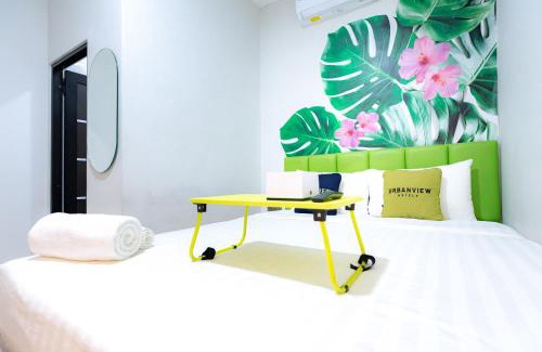 Kabil Hotel | Urbanview Hotel R House Batam by RedDoorz