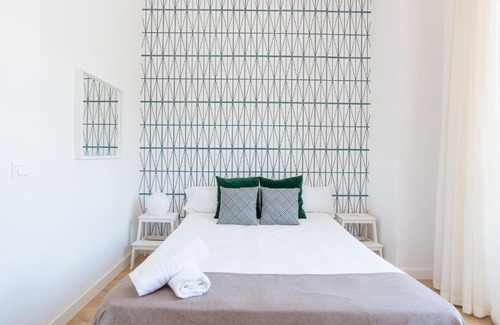 La Merced Apartment | Urbe10 Plaza de la Merced 3 bedroom apartment
