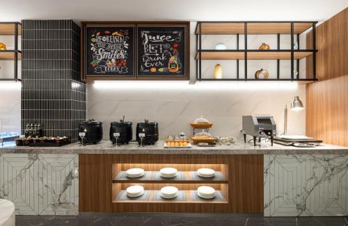 Nankai Hotel | UrCove by Hyatt Tianjin West Railway STN